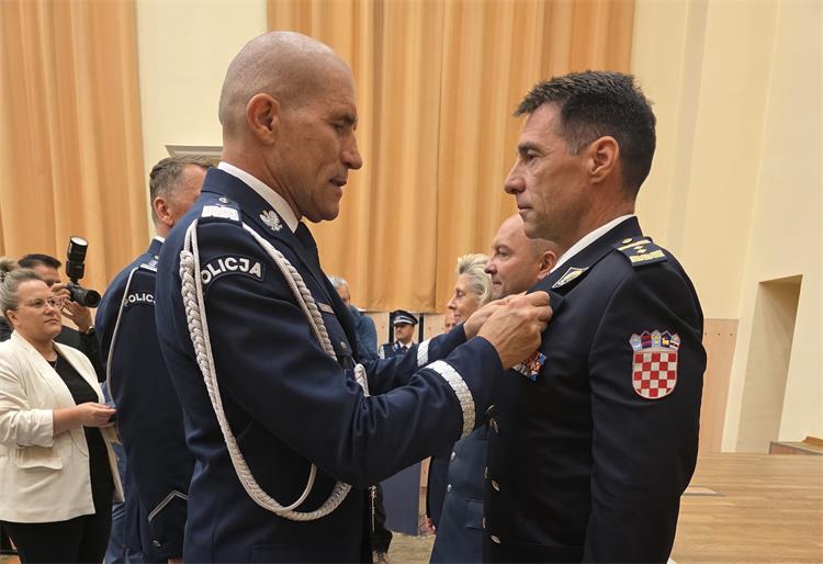 Slika \02_vijesti\2025\7 - srpanj\medalja akademiji\naslovnana.jpg